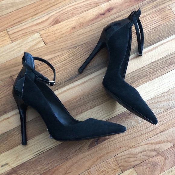schutz pumps